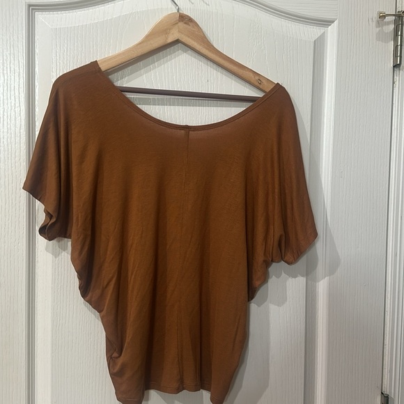 Active USA size small short sleeve gold top - Picture 4 of 4